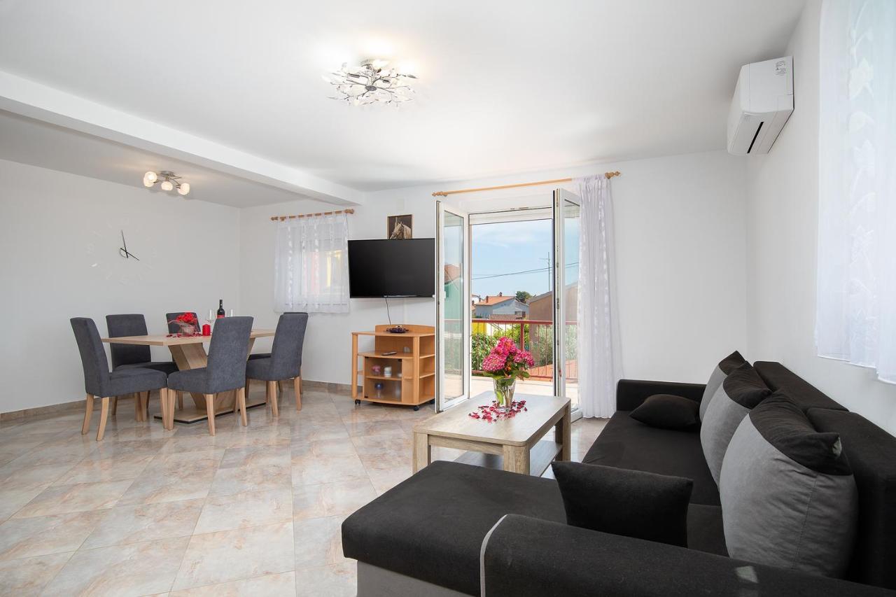 Apartmani Dujmovic Medulin Exterior photo