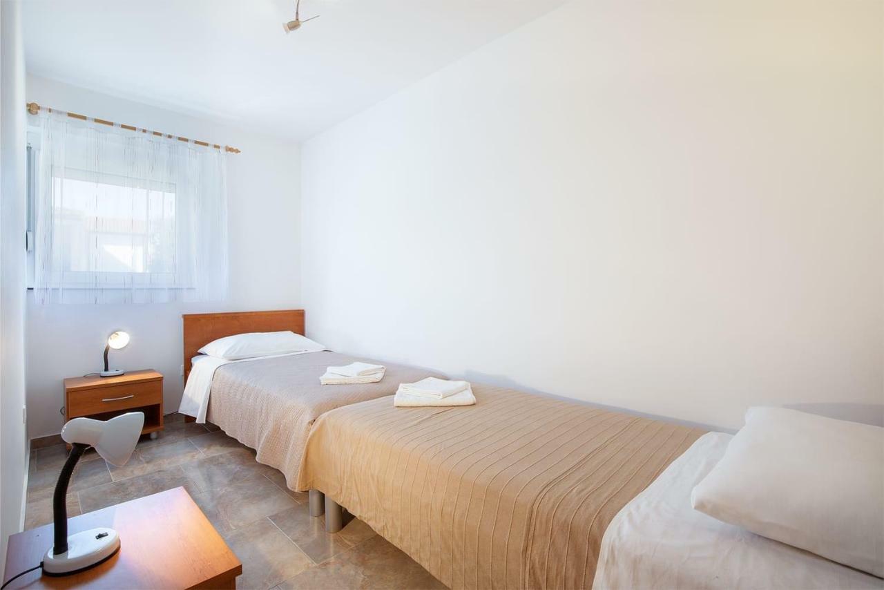 Apartmani Dujmovic Medulin Exterior photo
